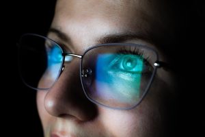 woman wearing Eye protection from blue light