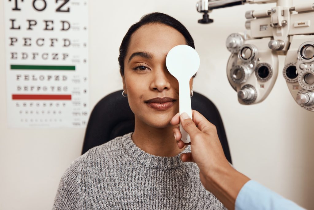 woman doing an eye test